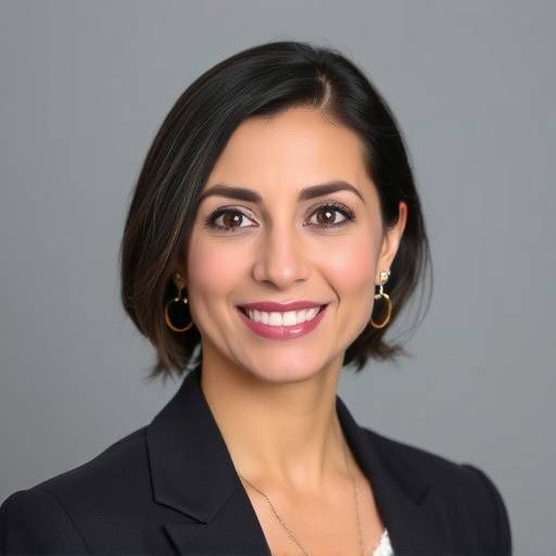 Retrato profesional de Ana Garc칤a, Directora de Estrategia